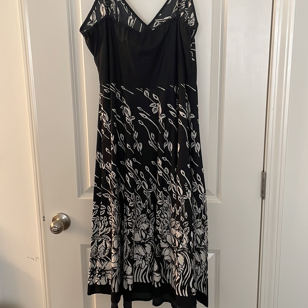 Brand new dress with tags. Size 3x - Picture 2 of 2
